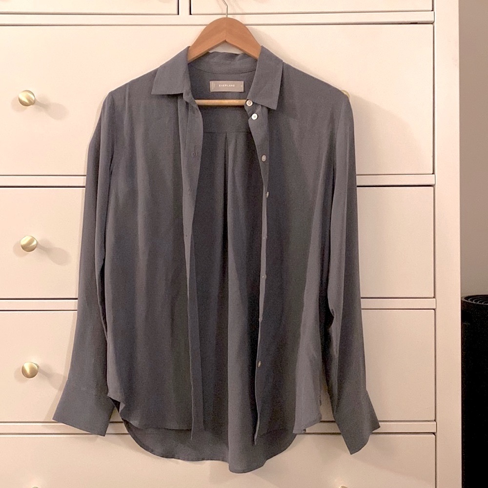 Everlane Clean Silk Relaxed Shirt in Washed Navy - size 0